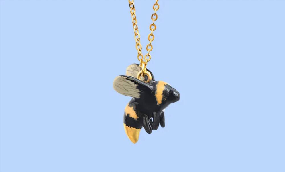 NEW CAMP HOLLOW women's animal pendant necklaces in midas bee